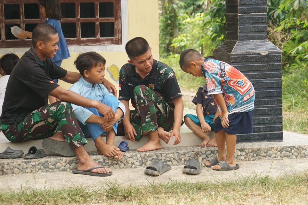 Satgas TMMD ke-130: Menyemarakkan Hari Anak-Anak di Kandang Limun Satgas TMMD ke-130: Menyemarakkan Hari Anak-Anak di Kandang Limun