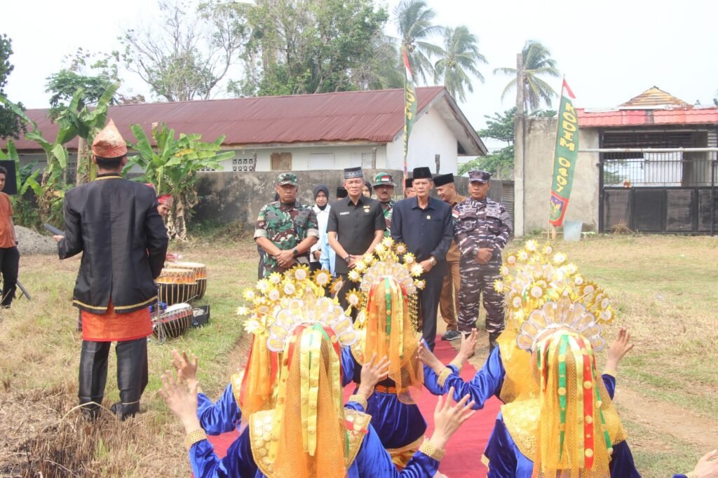 Kolaborasi TNI dan Pemerintah, TMMD 130 Diresmikan di Kandang Limun Kolaborasi TNI dan Pemerintah, TMMD 130 Diresmikan di Kandang Limun