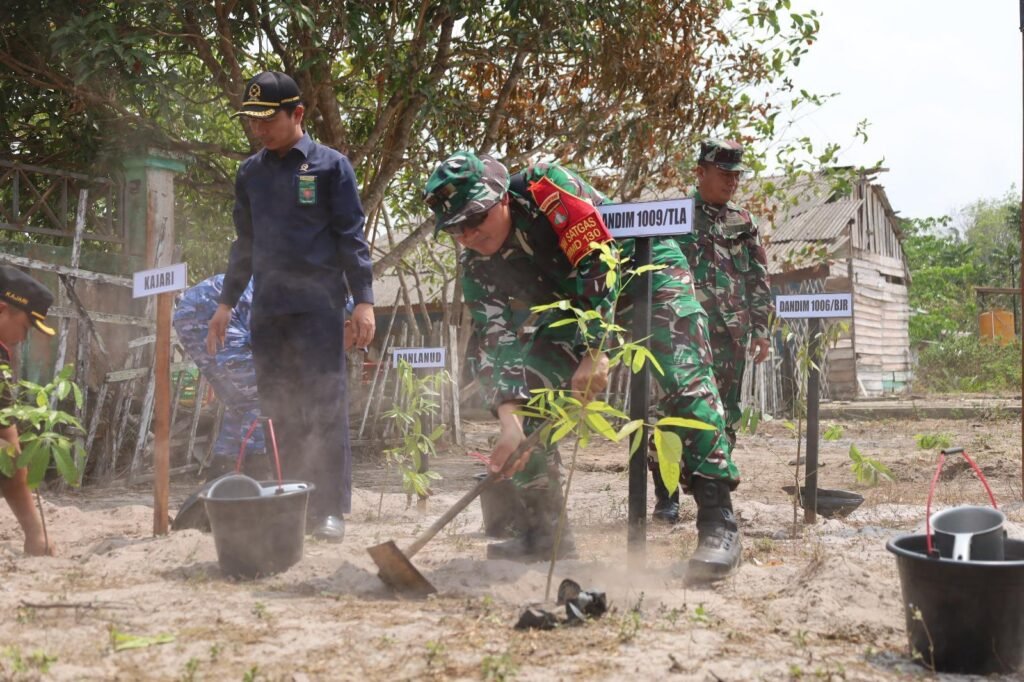 Aksi TNI untuk Alam: Penanaman Pohon di TMMD Ke-130 Tanah Laut