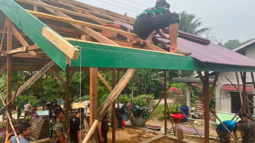 Keluarga Bu Suhanim Sambut Proyek Rumah Baru yang Diprakarsai TNI